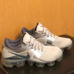 Nike Air Vapor Max Youth Tennis Shoes